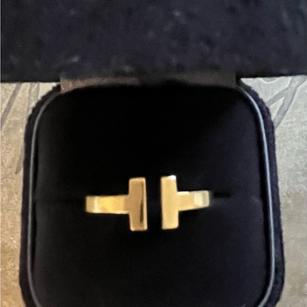 Tiffany T Square Ring in 18k Yellow Gold